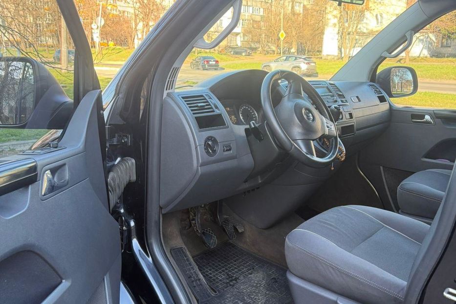 Продам Volkswagen Multivan 2011 года в Чернигове