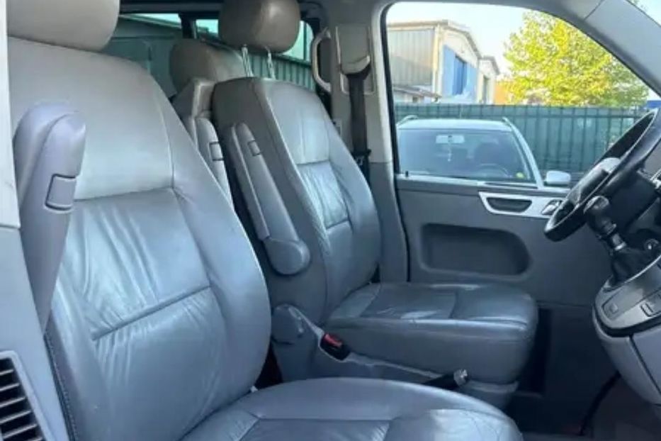 Продам Volkswagen T5 (Transporter) пасс. 2006 года в Харькове