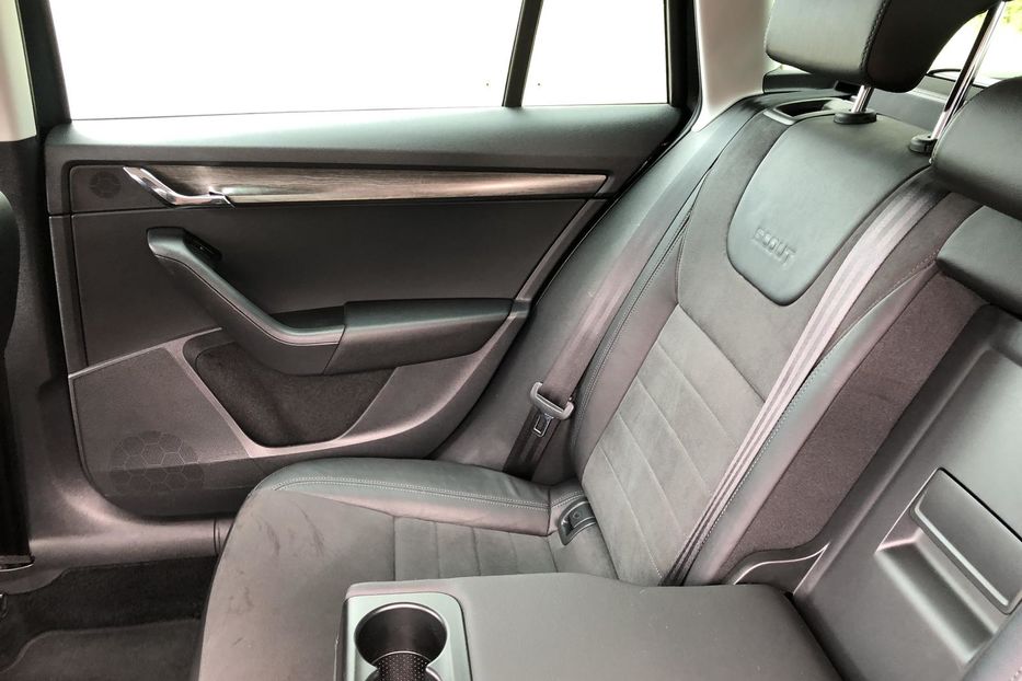Продам Skoda Octavia A7 Scout 2.0 TDI DSG (184 к.с.) 4х4  2016 года в г. Коростень, Житомирская область