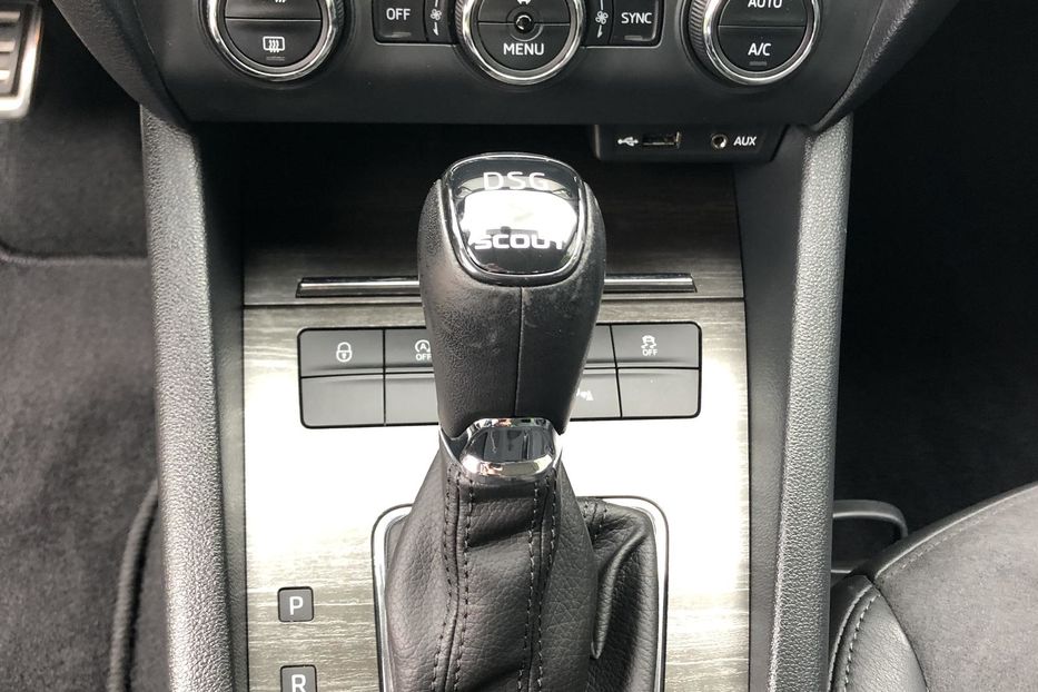 Продам Skoda Octavia A7 Scout 2.0 TDI DSG (184 к.с.) 4х4  2016 года в г. Коростень, Житомирская область