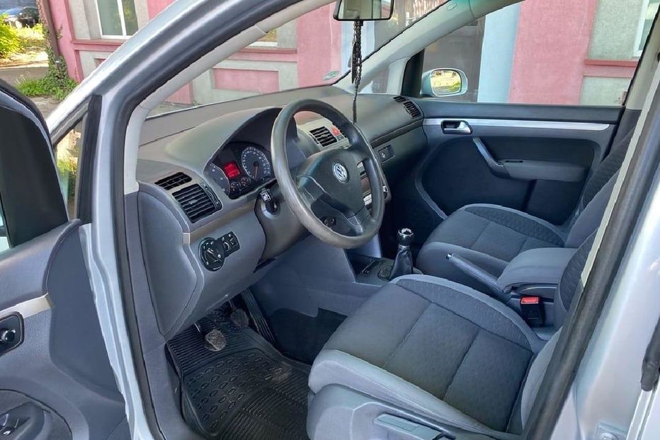 Продам Volkswagen Touran 2006 года в Ивано-Франковске