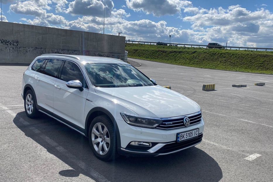 Продам Volkswagen Passat Alltrack MOTION 2016 года в Львове