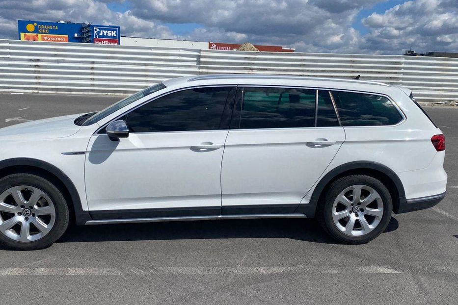Продам Volkswagen Passat Alltrack MOTION 2016 года в Львове