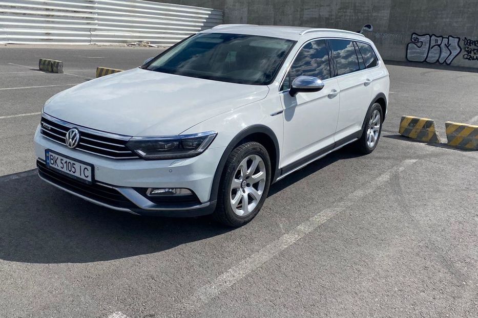 Продам Volkswagen Passat Alltrack MOTION 2016 года в Львове