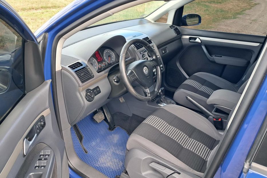 Продам Volkswagen Touran TSI 2009 года в г. Гайсин, Винницкая область