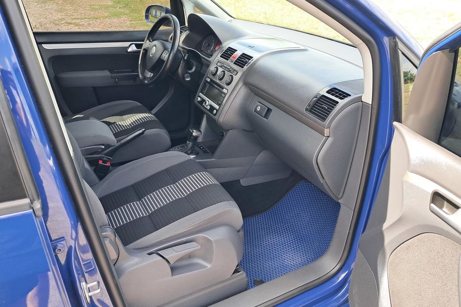 Продам Volkswagen Touran TSI 2009 года в г. Гайсин, Винницкая область