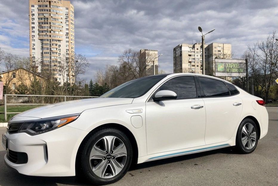 Продам Kia Optima Plug-In Hybrid EX Premium 2016 года в Харькове