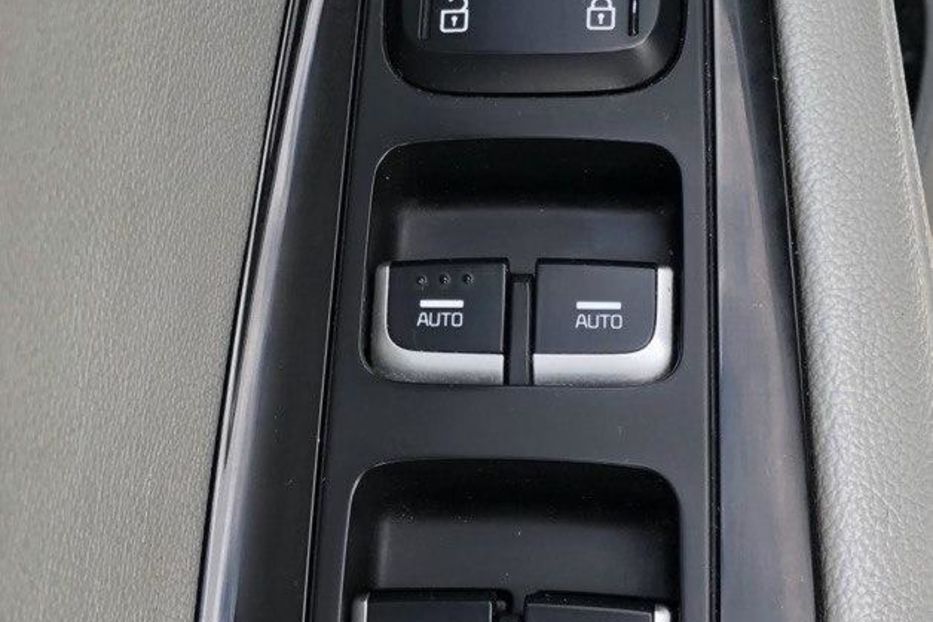 Продам Kia Optima Plug-In Hybrid EX Premium 2016 года в Харькове