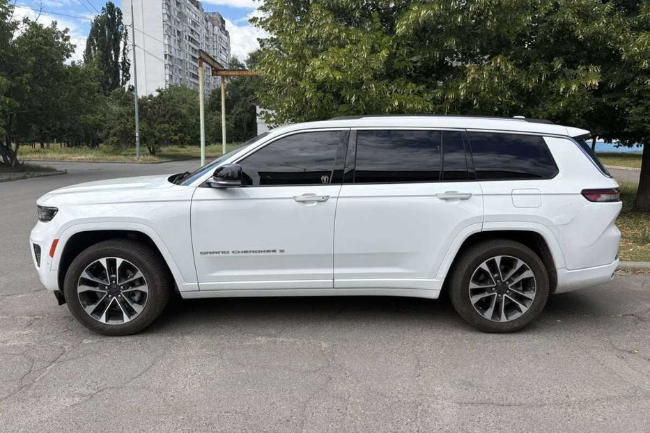Продам Jeep Grand Cherokee Long overland  2022 года в Киеве