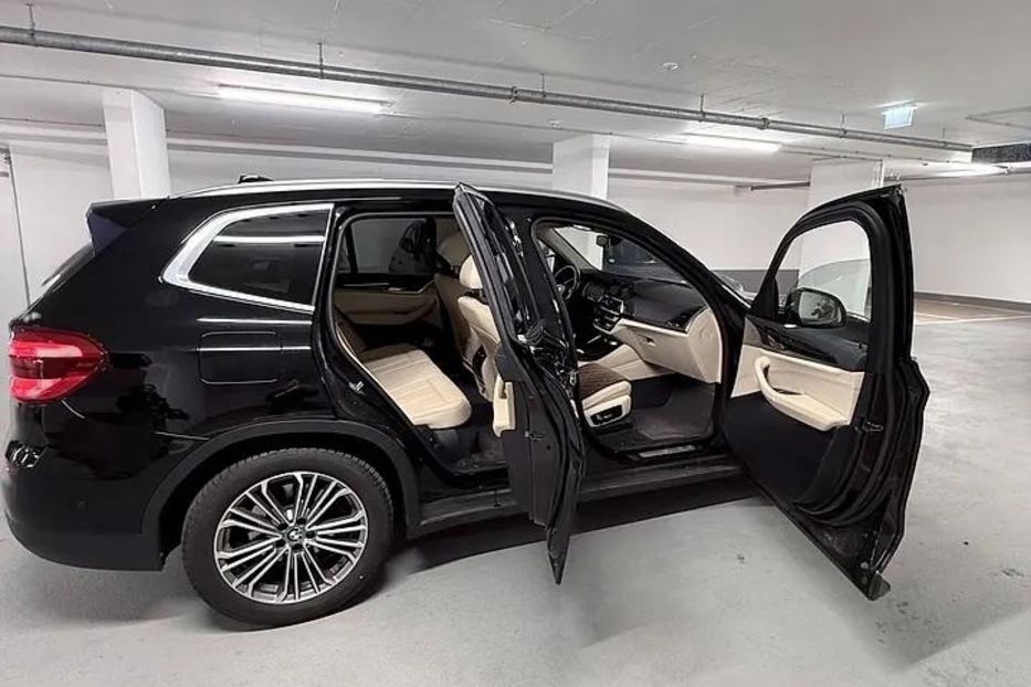 Продам BMW X3 G01 20iAT (170к.с.)sDrive Luxu 2018 года в Киеве