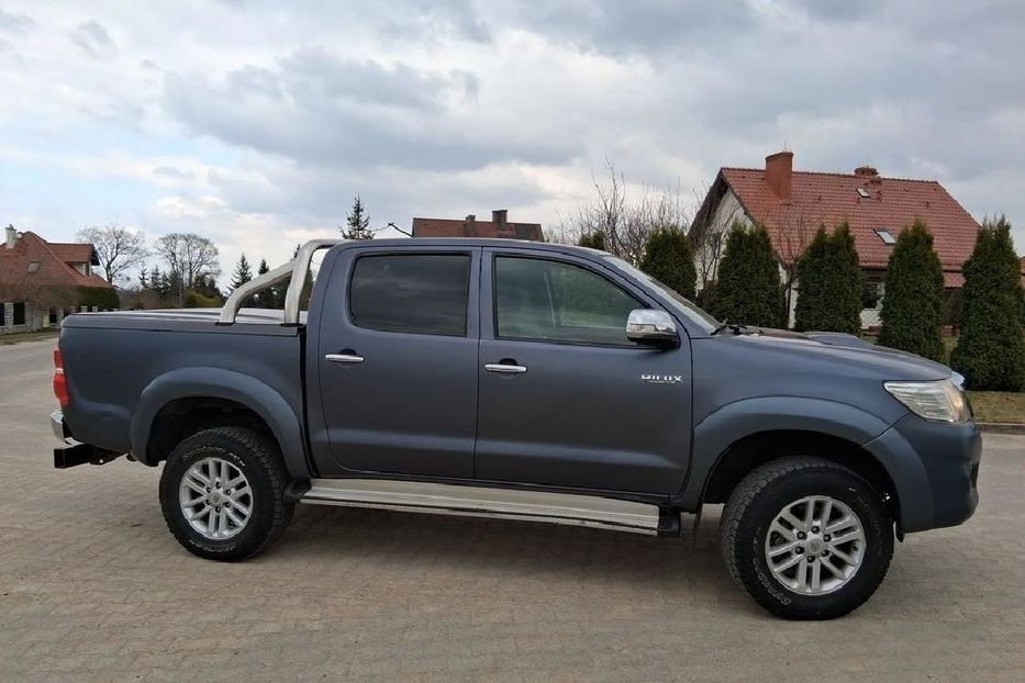 Продам Toyota Hilux 2012 года в г. Павлоград, Днепропетровская область