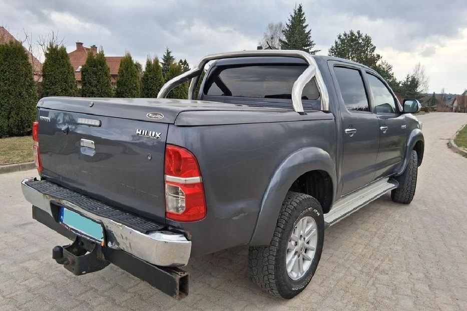 Продам Toyota Hilux 2012 года в г. Павлоград, Днепропетровская область
