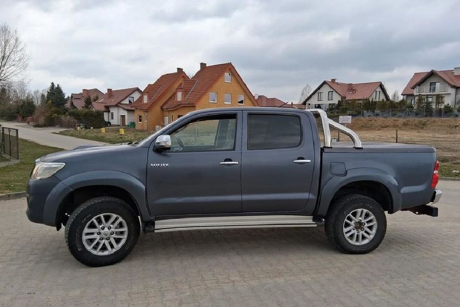 Продам Toyota Hilux 2012 года в г. Павлоград, Днепропетровская область