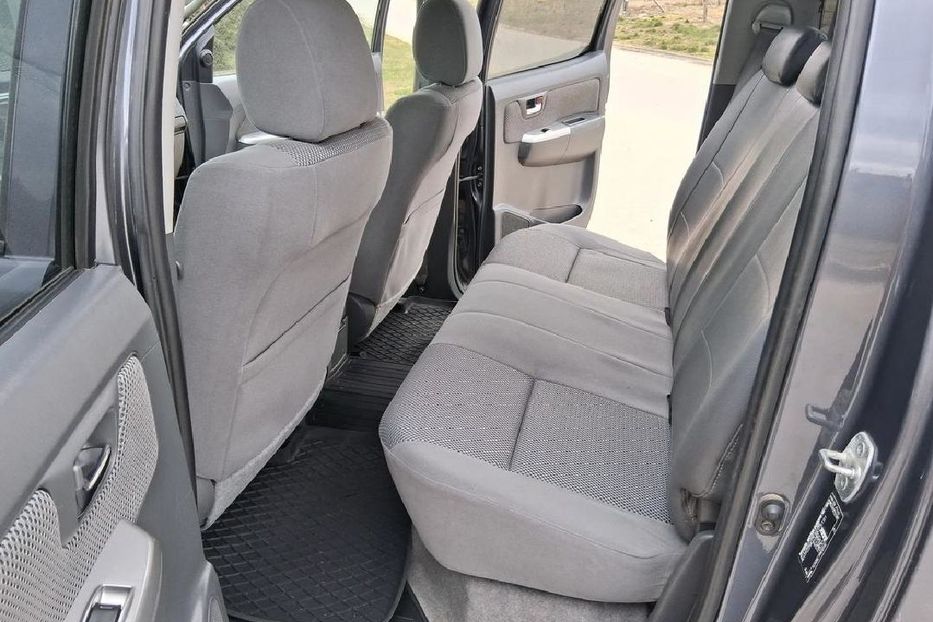 Продам Toyota Hilux 2012 года в г. Павлоград, Днепропетровская область