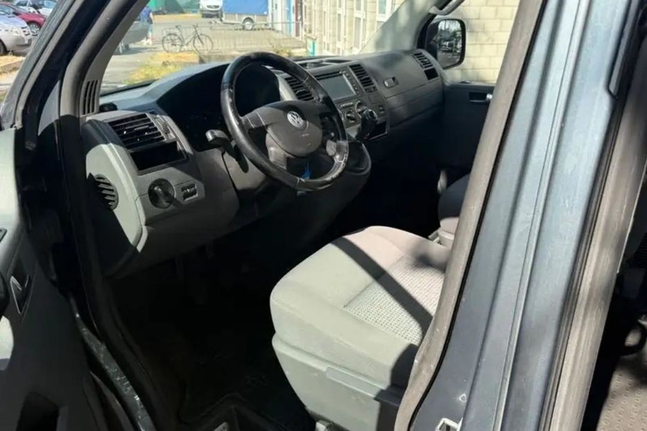 Продам Volkswagen T5 (Transporter) пасс. 2005 года в Днепре