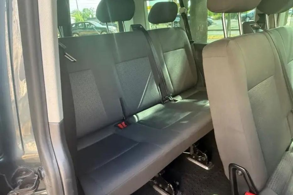 Продам Volkswagen T5 (Transporter) пасс. 2005 года в Днепре