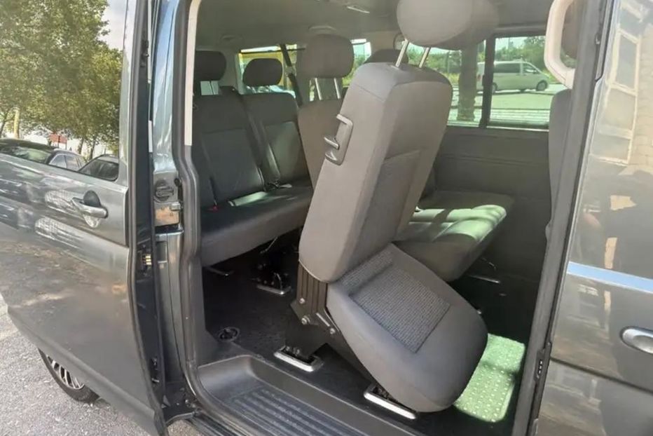 Продам Volkswagen T5 (Transporter) пасс. 2005 года в Днепре