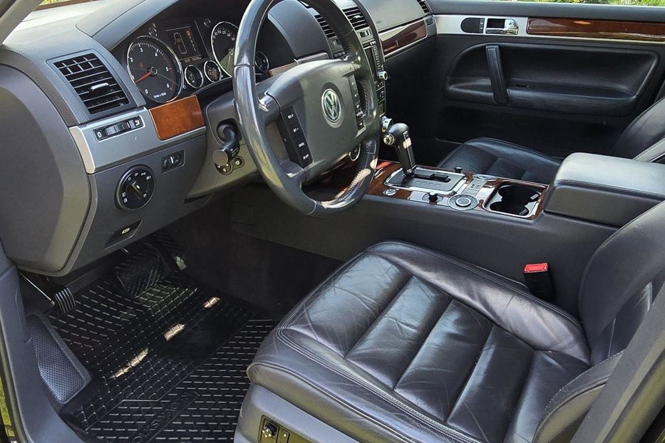Продам Volkswagen Touareg 2006 года в г. Днепродзержинск, Днепропетровская область