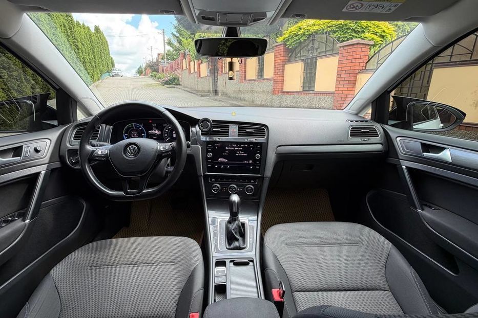 Продам Volkswagen e-Golf 2020 года в Хмельницком