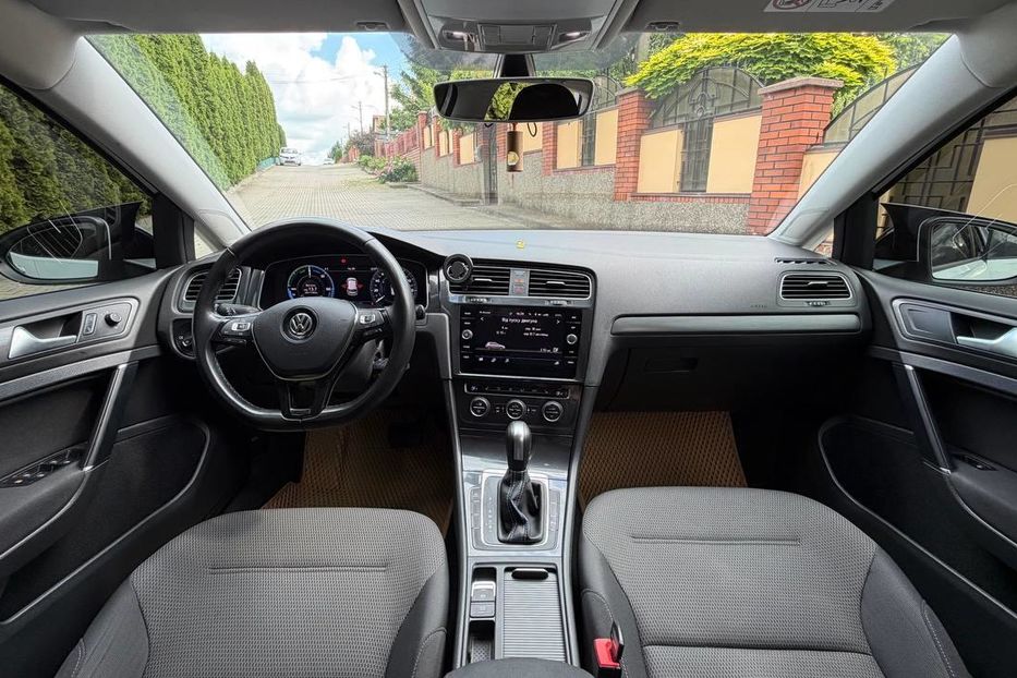 Продам Volkswagen e-Golf 2020 года в Хмельницком