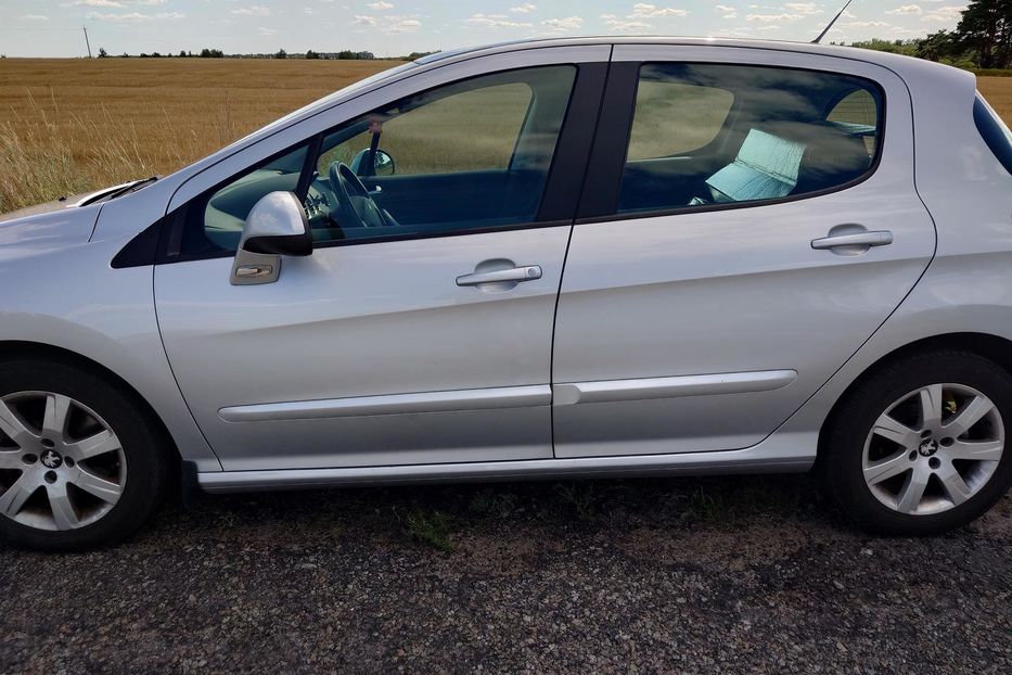 Продам Peugeot 308 2012 года в Киеве