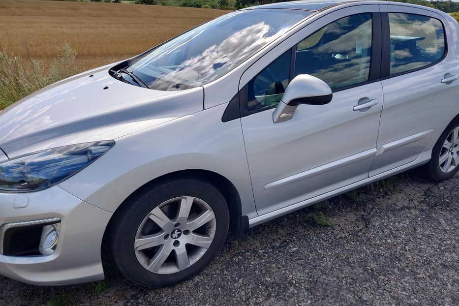 Продам Peugeot 308 2012 года в Киеве