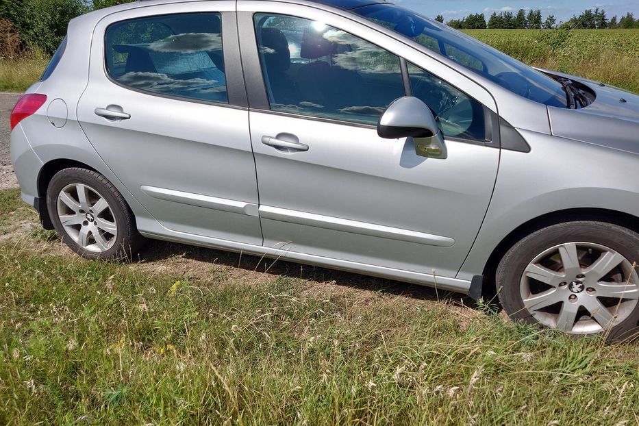 Продам Peugeot 308 2012 года в Киеве