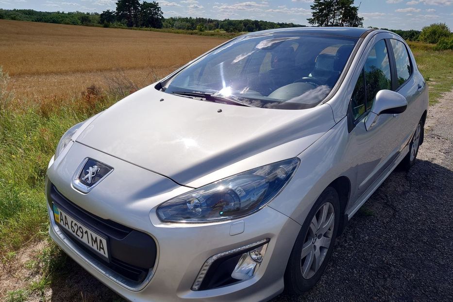 Продам Peugeot 308 2012 года в Киеве
