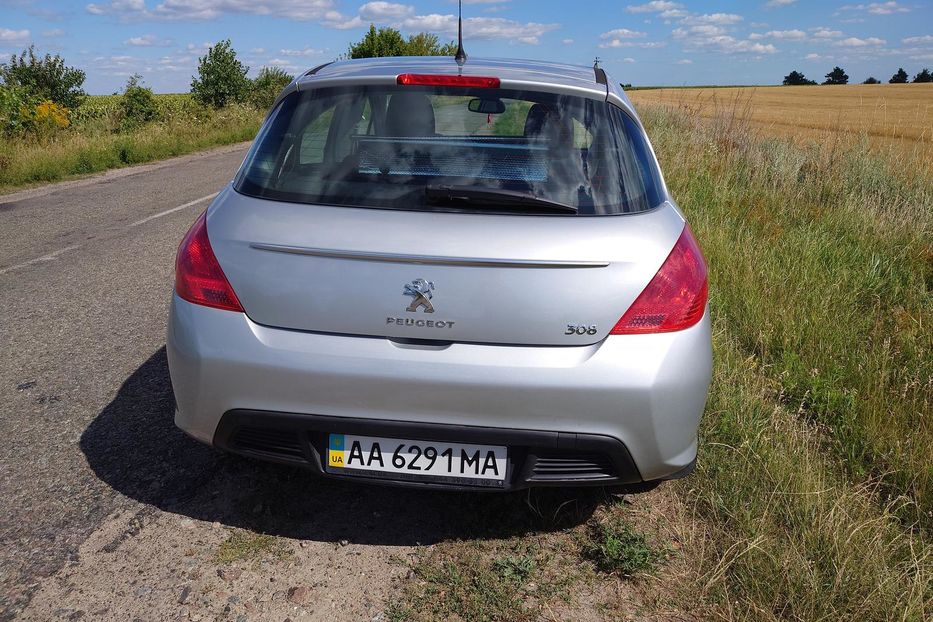 Продам Peugeot 308 2012 года в Киеве