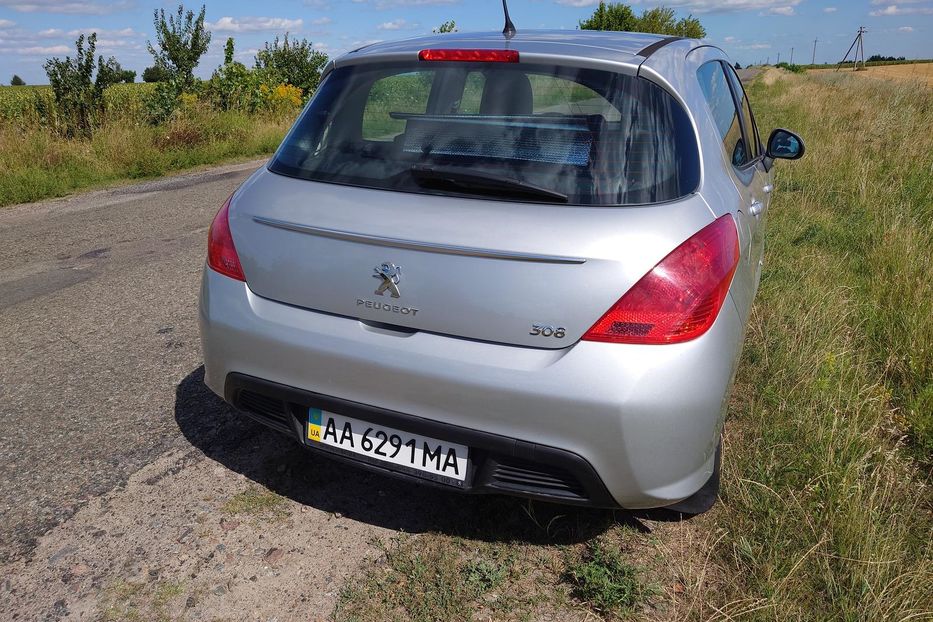 Продам Peugeot 308 2012 года в Киеве