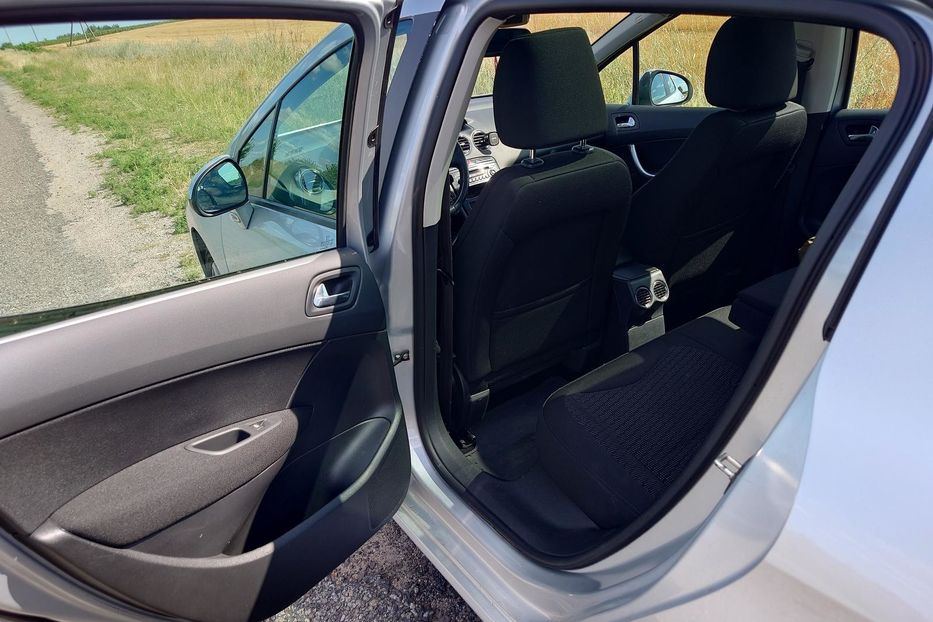 Продам Peugeot 308 2012 года в Киеве
