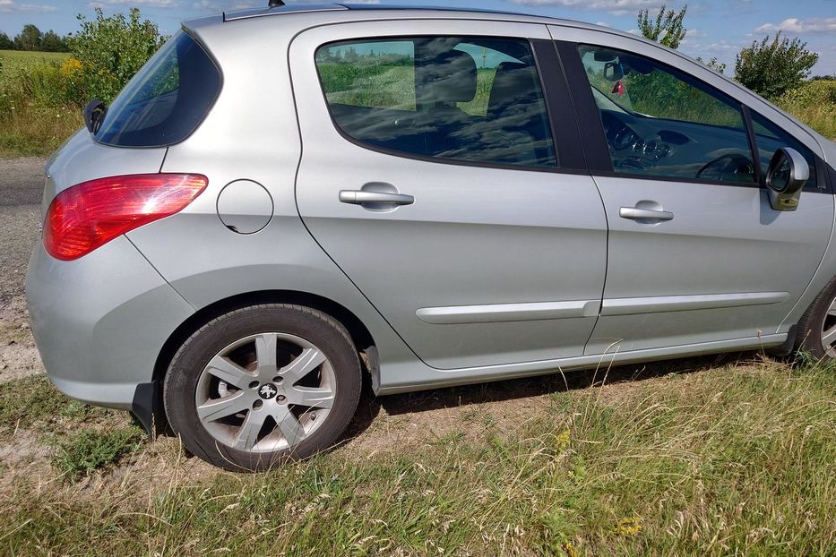 Продам Peugeot 308 2012 года в Киеве