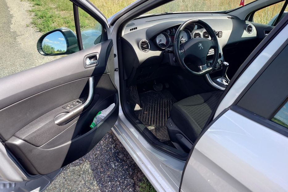Продам Peugeot 308 2012 года в Киеве