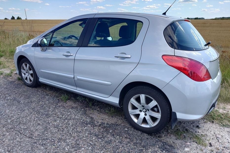 Продам Peugeot 308 2012 года в Киеве