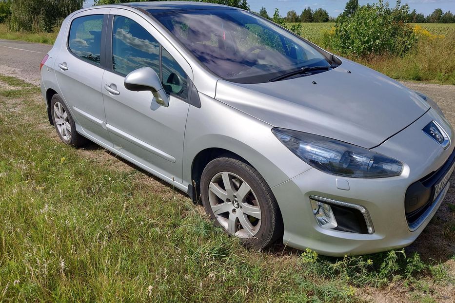 Продам Peugeot 308 2012 года в Киеве