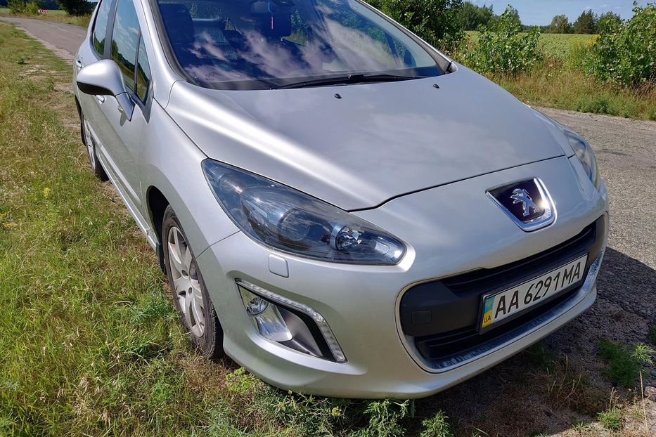 Продам Peugeot 308 2012 года в Киеве