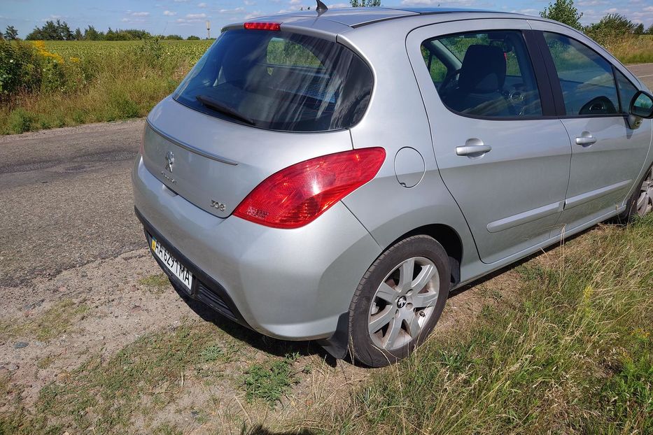 Продам Peugeot 308 2012 года в Киеве