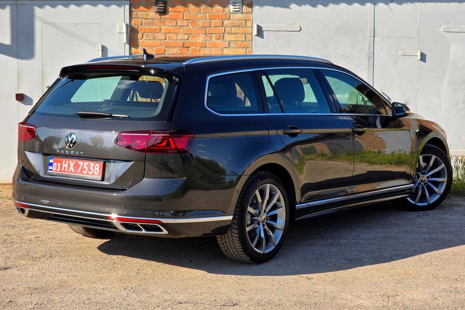 Продам Volkswagen Passat B8 R-Line 3X 2021 года в Житомире