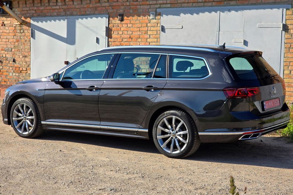 Продам Volkswagen Passat B8 R-Line 3X 2021 года в Житомире