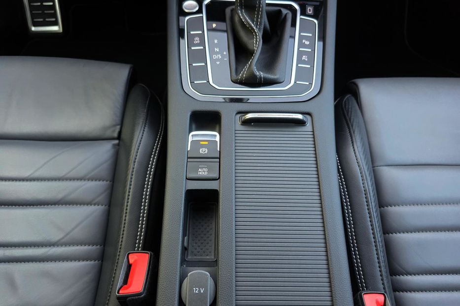 Продам Volkswagen Passat B8 R-Line 3X 2021 года в Житомире