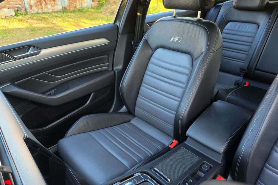 Продам Volkswagen Passat B8 R-Line 3X 2021 года в Житомире