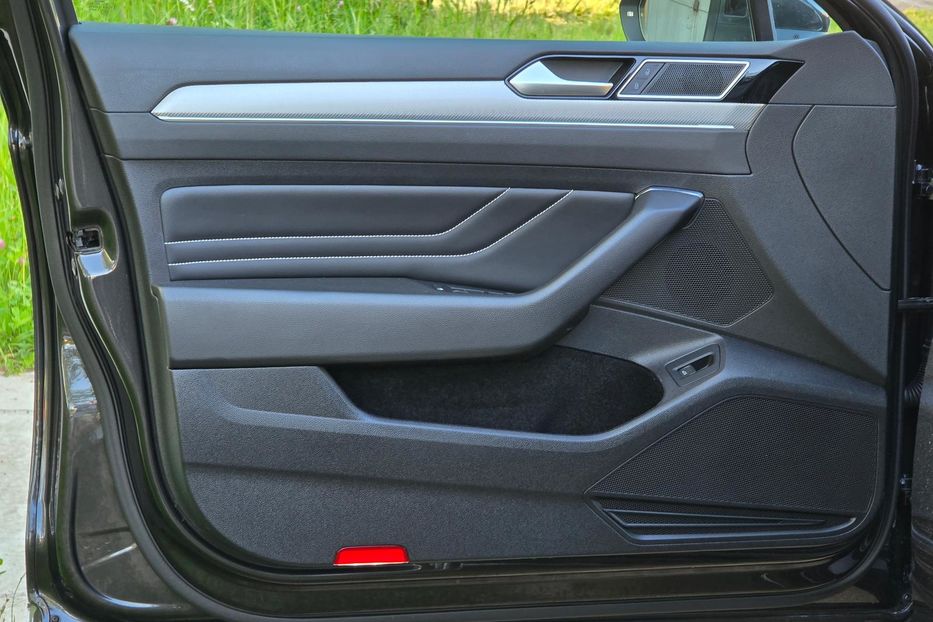 Продам Volkswagen Passat B8 R-Line 3X 2021 года в Житомире