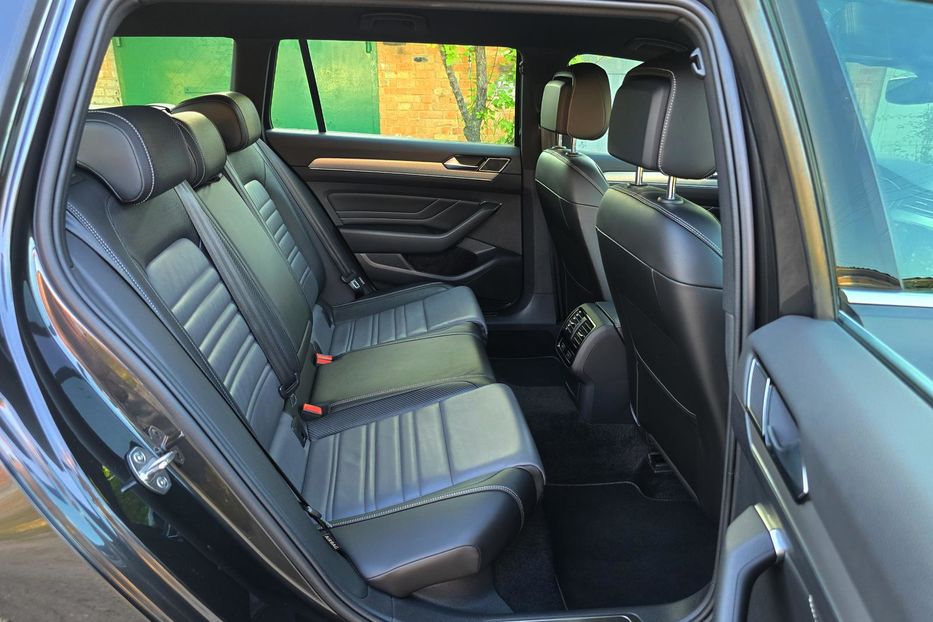 Продам Volkswagen Passat B8 R-Line 3X 2021 года в Житомире