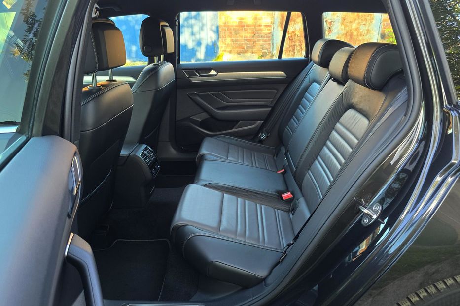 Продам Volkswagen Passat B8 R-Line 3X 2021 года в Житомире