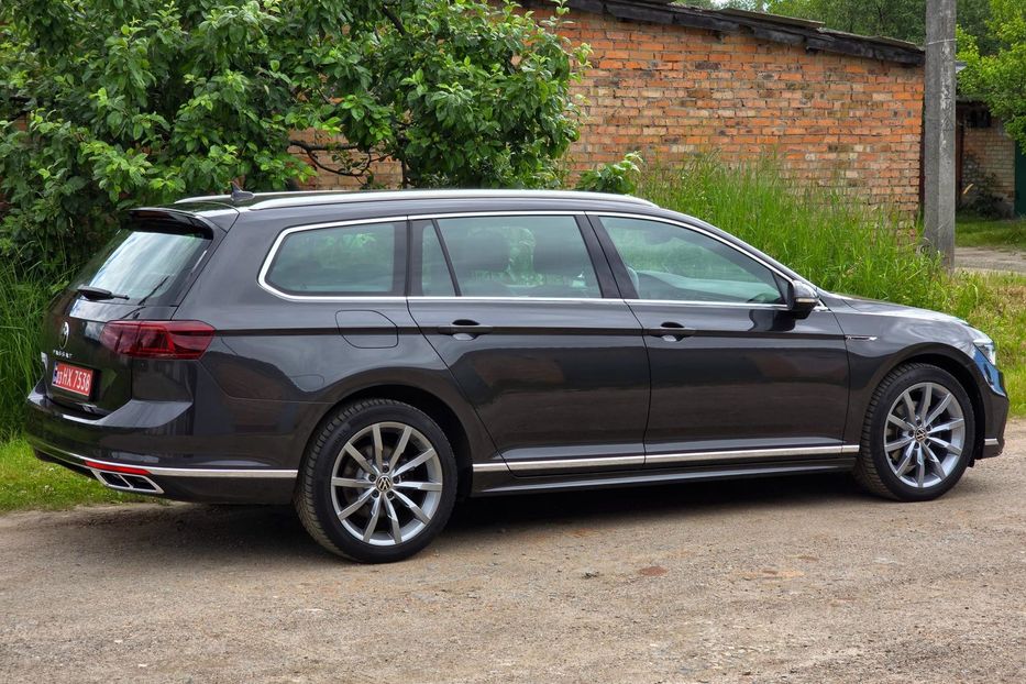 Продам Volkswagen Passat B8 R-Line 3X 2021 года в Житомире