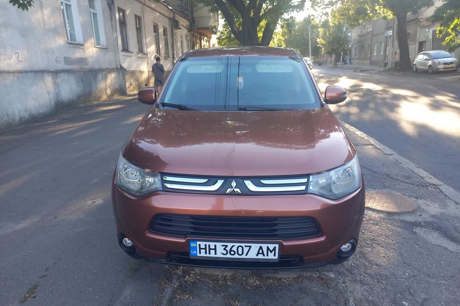 Продам Mitsubishi Outlander газ/бензин  7 місць 2013 года в Одессе