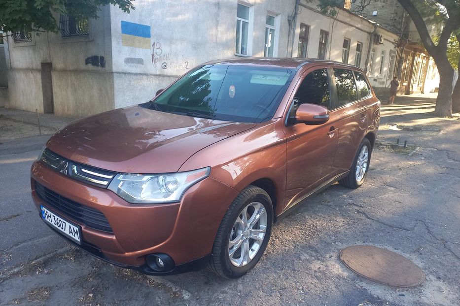 Продам Mitsubishi Outlander газ/бензин  7 місць 2013 года в Одессе