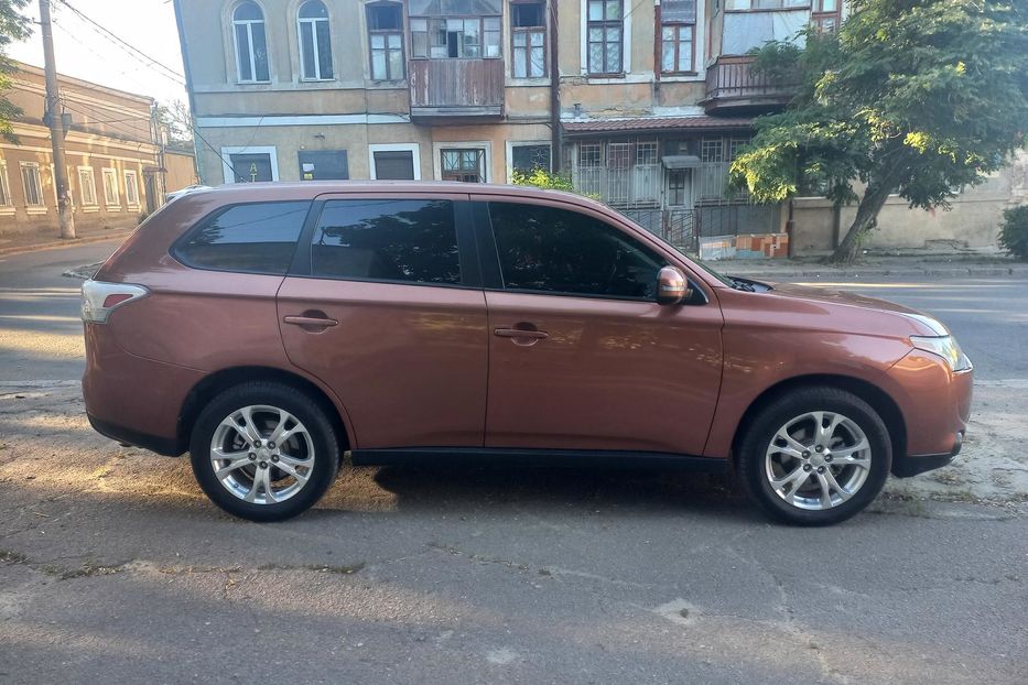 Продам Mitsubishi Outlander газ/бензин  7 місць 2013 года в Одессе