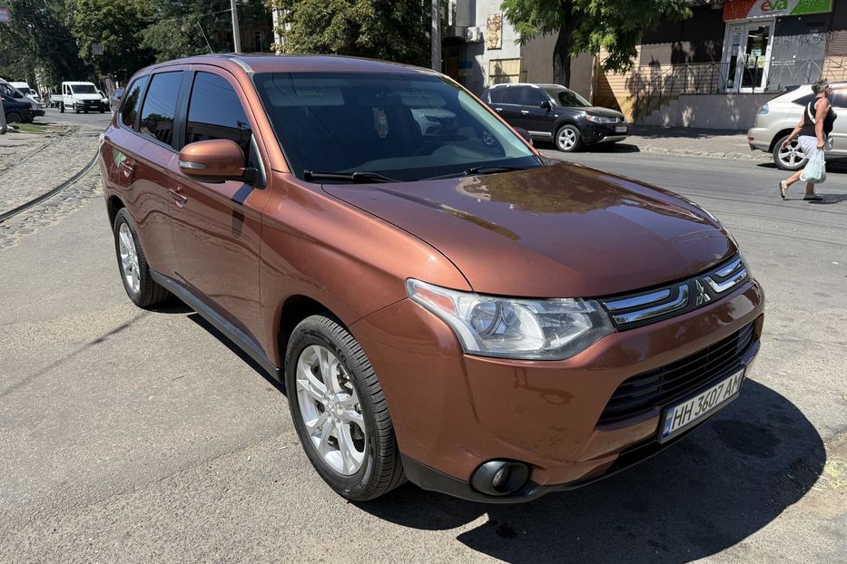 Продам Mitsubishi Outlander газ/бензин  7 місць 2013 года в Одессе