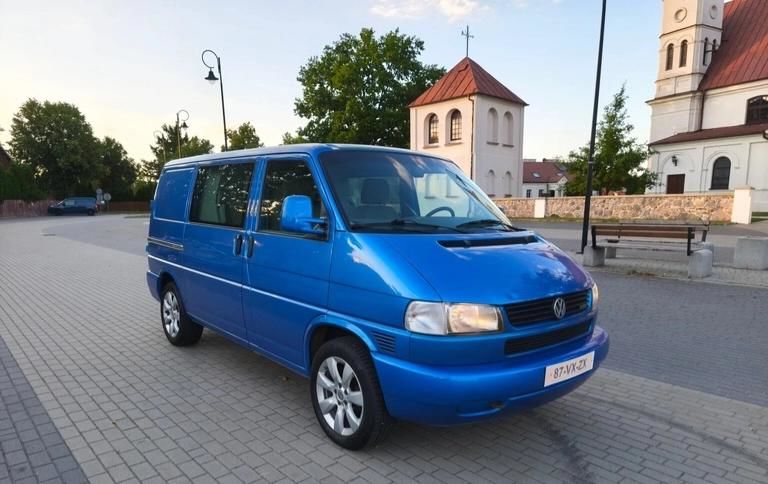 Продам Volkswagen T4 (Transporter) пасс. 2003 года в Киеве